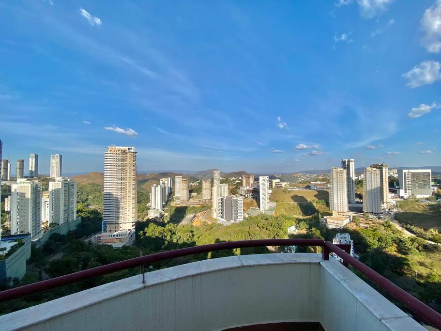 Linda Cobertura No Vila Da Serra Nova Lima Bagian luar foto